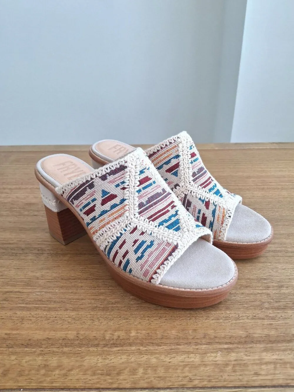 (New) Frye – Pipa Crochet Platform Sandal (Ivory SW) – Women's 9